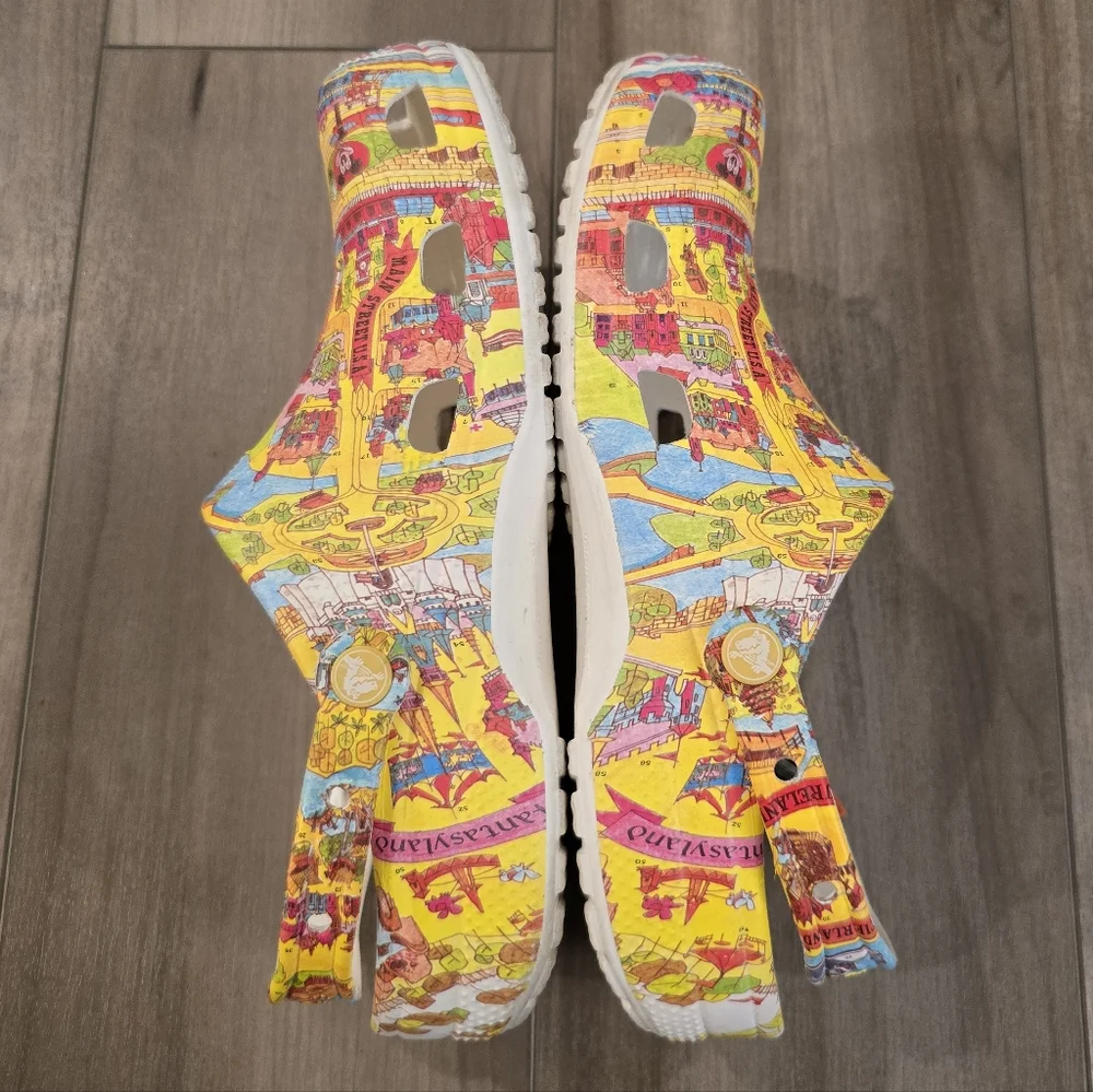 DISNEY Vault 50th Crocs - Picture 6 of 10